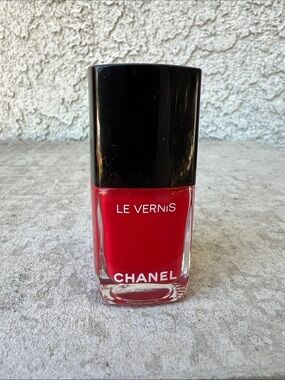 CHANEL Le Vernis 546 Rogue Red Essential Nail Polish Color Long Last 0.4 fl oz 💅